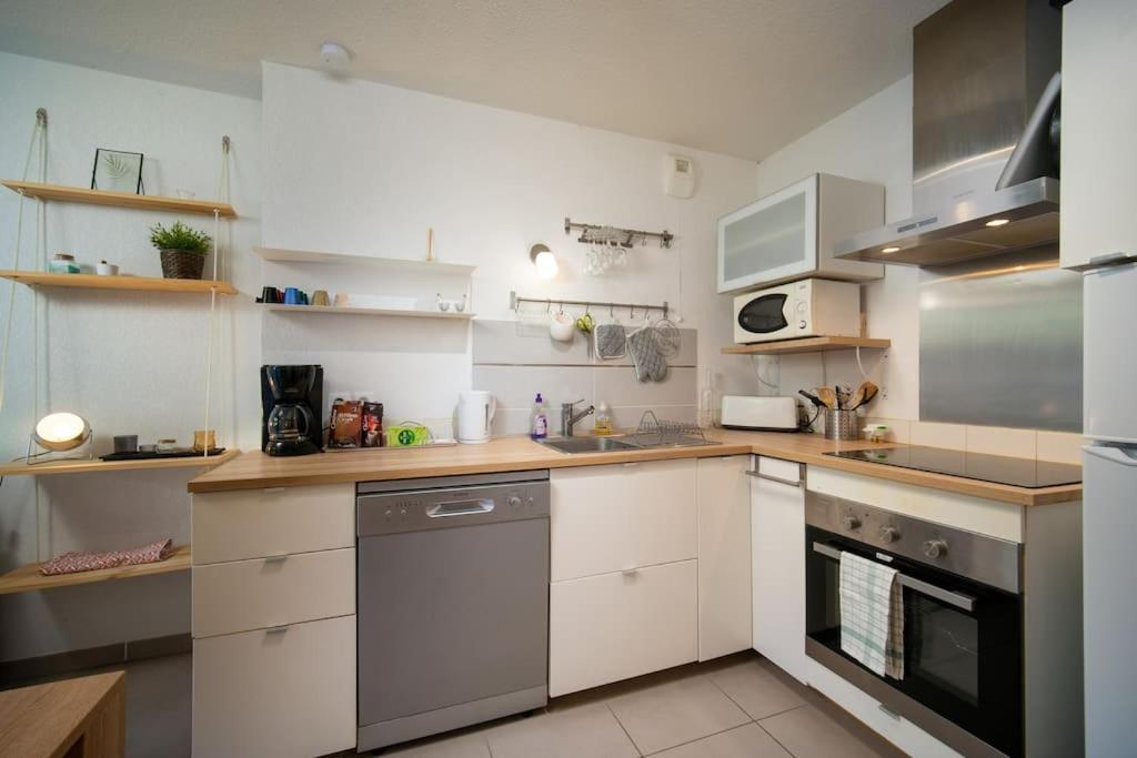 Fully Equipped Apartment With Terrace Sleeps 4 Marseille Exterior photo